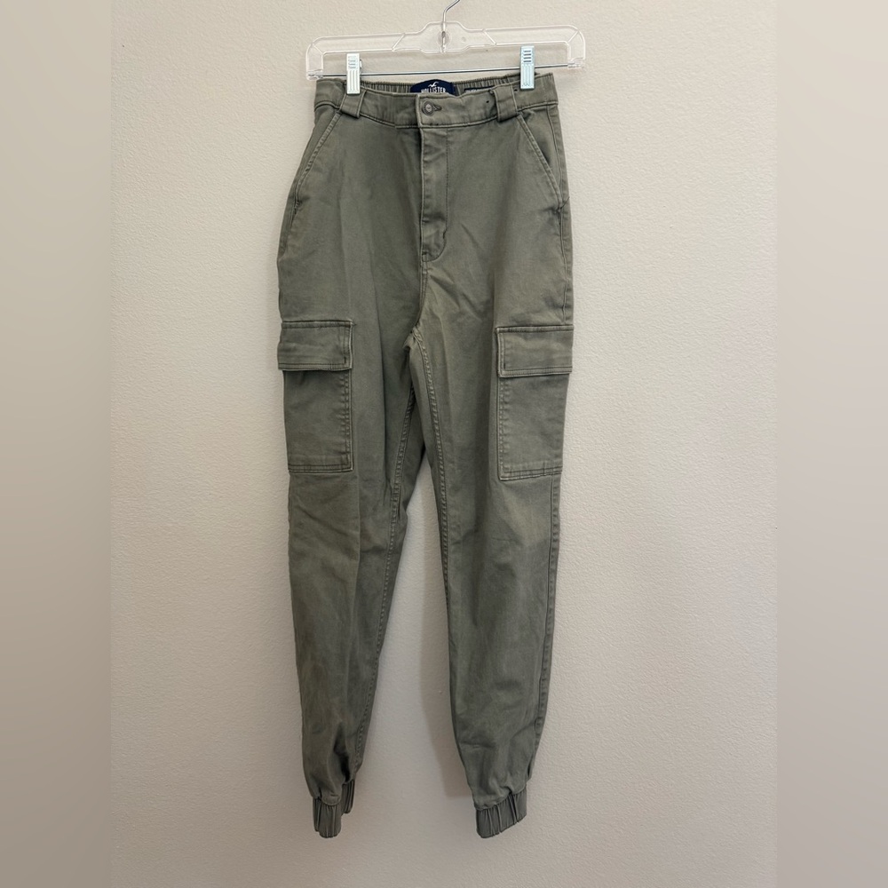 Women’s Size Small NWOT -Green Cargo Jogger Pants